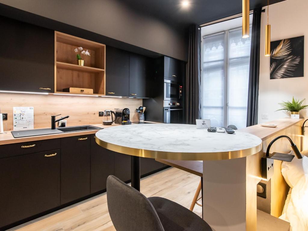 Appartement Chic Proche Bellecour Avec Parking 리옹 외부 사진